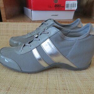 Donna Karan DKNY Women's Paige Fashion Wedge Sneakers Shoes Sz 7.5